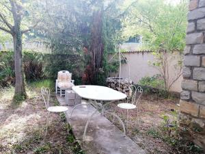 Maisons de vacances Maison d'une chambre avec jardin clos a Sisteron : photos des chambres