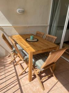 Beau T2 classé 3 étoiles vue mer dans résidence standing avec piscine