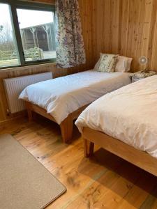 Rural Wood Cabin - less than 3 miles from St Ives