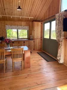 Rural Wood Cabin - less than 3 miles from St Ives
