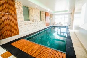 Gites Saint Martin - Le Couvent et sa piscine