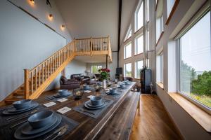 Constant & True Seasmhach agus Dileas