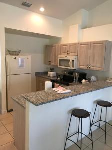 Luxury Villa with Pool and Springs, beaches near Golf courses