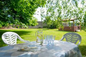 Casa con jardín cerca de la playa - El porton