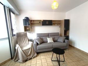 Appartements Studio cosy avec parking prive, au centre, proche thermes et lac - FR-1-555-20 : photos des chambres
