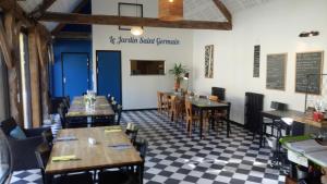 Chalets Le Jardin Saint Germain Lodges and Events : photos des chambres