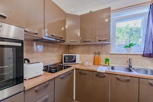 S2 - modern studio just 50m from the beach