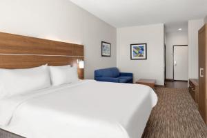 King Suite with Sofa Bed room in Holiday Inn Express & Suites Graham an IHG Hotel