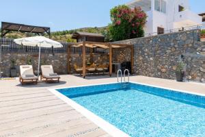 VILLA MARIANI renovated May 2022 private pool sea views Lindos 10 minsBeach 3 mins