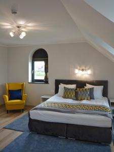 Double Room with Lake View room in Katzer Villa