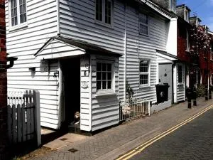 Bridewell Cottage in the heart of Tenterden - Pass The Keys - Saint Michaels