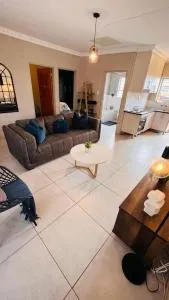 Zinathi Lodge - Marble Hall