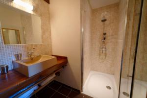 B&B / Chambres d'hotes Le petit chateau du Villard : photos des chambres