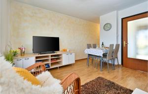 2 Bedroom Amazing Home In Seketin 