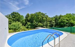 2 Bedroom Amazing Home In Seketin