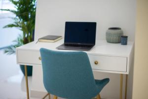 Blue dream apartment with Harbour view in Marina