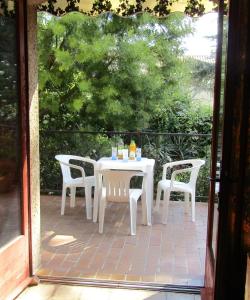 Sejours chez l'habitant CHAMBRE dans Villa Charmant jardin : photos des chambres