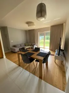 Apartament Myśliwska z ogródkiem - Kiełpino Górne