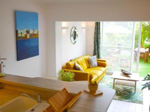 A 50 m de la plage et du port !