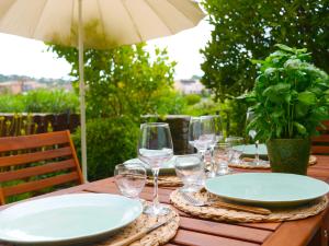 A 50 m de la plage et du port !