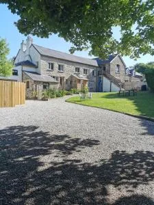 THE OLD RECTORY ROSE COTTAGE in Jacobstow 10 mins to Widemouth bay and Crackington Haven,Nearby Bude,Tintagel,Port Issac,Clovelly,PARKING FOR LARGE AND MULTIPLE VEHICLES - Jacobstow