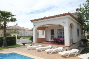 Riumar "Carmen 1", 500m to beach, private pool, On-Site-Service, dog beach
