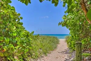 Ocean Access Jensen Beach Home Dock and Lanai! - Eden