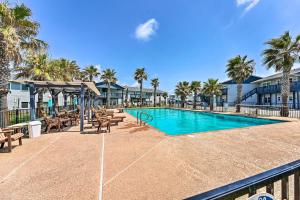 Sea-King Sol Ocean-View Condo in Port Aransas!