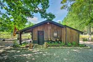 Charming Lakefront Cabin Fish, Hike and More!