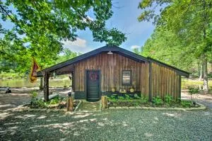 Charming Lakefront Cabin Fish, Hike and More! - Scottsville