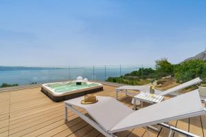 NEW! Seaview Villa Nautique, a 3-bedroom villa with a 32 sqm heated private pool and a Whirlpool