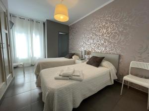 Superior Double or Twin Room with Balcony room in Hostal Mediterráneo