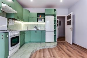 Picasso apartment in a park area