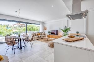 Hanami South Bay SB1