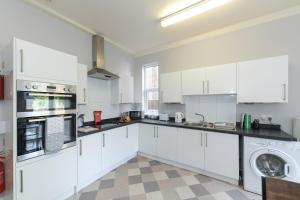 The Linden Grove Apartments