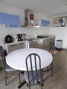ANGLET petite Maison à 2 kms des plages et de Biarritz