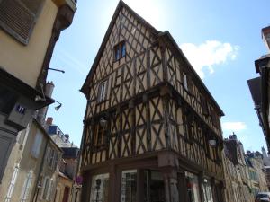 Maisons de vacances PETITE MAISON DE CAMPAGNE EN CENTRE VILLE : photos des chambres