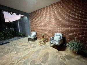 Casa frente ao marpé na areia no Indaiá até 18 pessoas