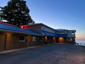 Pete's Lakefront Motel, LLC - Conneaut