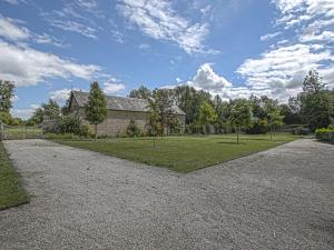 Maisons de vacances Comfy holiday home in Cartigny L epinay with garden : photos des chambres