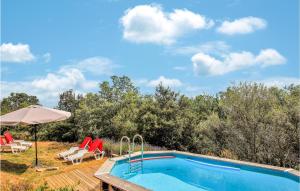 Maisons de vacances Awesome Home In St Julien De Peyrolas With Wifi, Private Swimming Pool And Outdoor Swimming Pool : photos des chambres