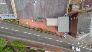 Luxe Penthouse With Rooftop Garden & Views