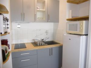 Appartement familial avec balcon, à 50m de la plage – 2 pièces, 4 couchages, WiFi et parking gratuits - FR-1-224C-153