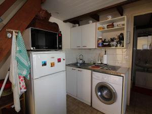 Appartements Appartement Dolus-d'Oleron, 2 pieces, 4 personnes - FR-1-246A-141 : photos des chambres