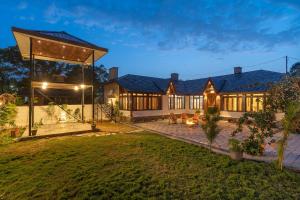 StayVista at Vintage Musings 3BR in Dharamshala with vintage charm