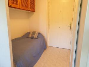 PORT FREJUS Studio Cabine 100m des plages 4 Person