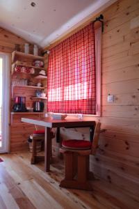 Campings roulotte imperiale perchee- : photos des chambres