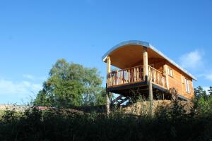 Campings roulotte imperiale perchee- : photos des chambres
