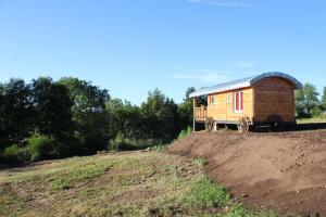 Campings roulotte imperiale perchee- : photos des chambres