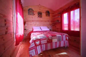 Campings roulotte imperiale perchee- : photos des chambres